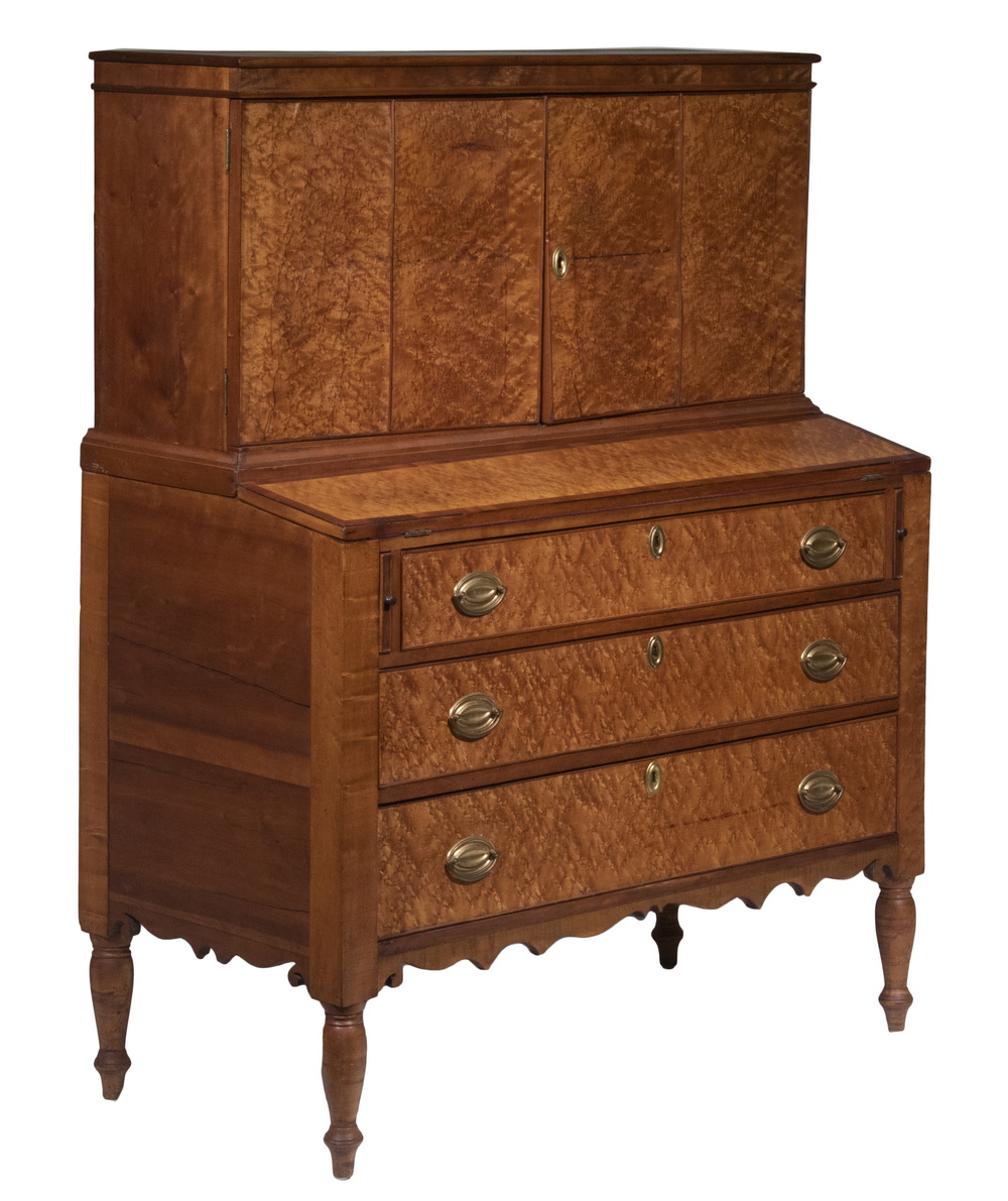 FEDERAL BIRDSEYE MAPLE DESK 19th c.