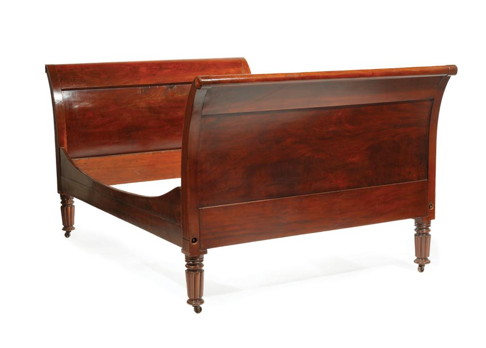 FEDERAL CARVED MAHOGANY SLEIGH