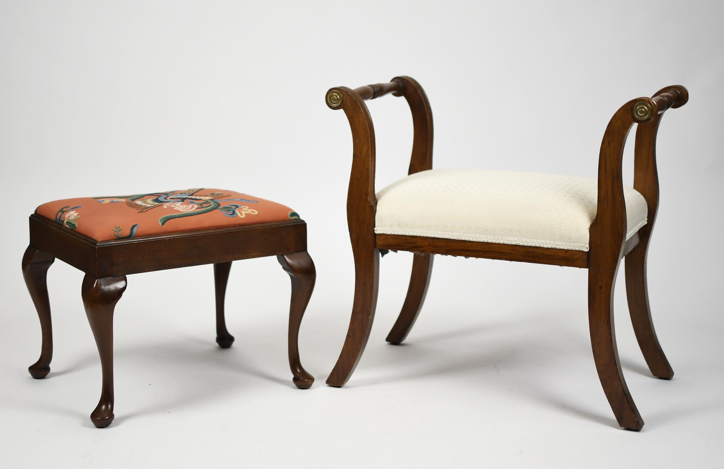 FEDERAL CARVED MAHOGNAY WINDOW SEAT