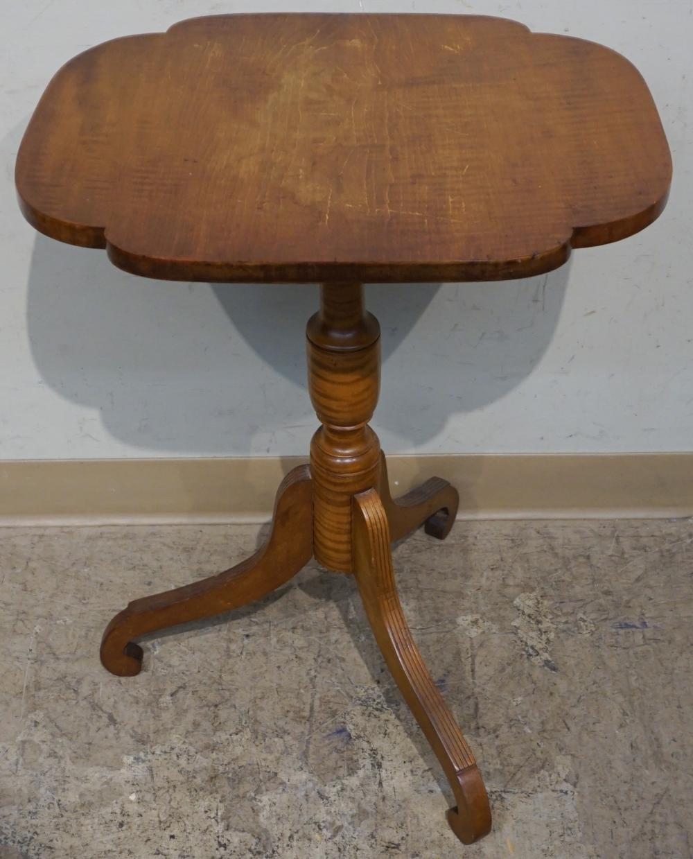 FEDERAL FIGURED MAPLE TILT-TOP