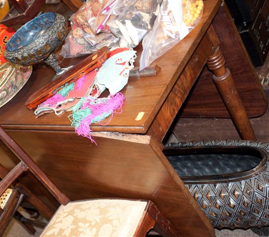 Federal mahogany drop leaf table