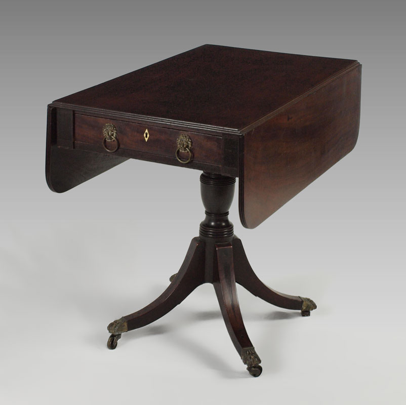 FEDERAL MAHOGANY DROP-LEAF TABLE: