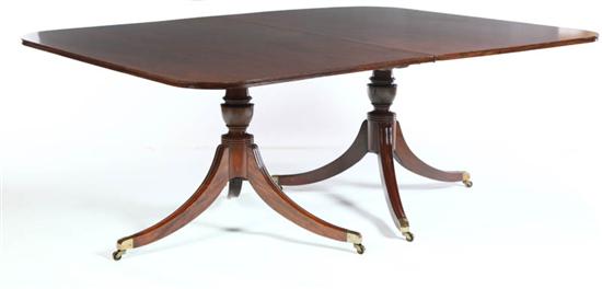 FEDERAL-STYLE DINING TABLE. 