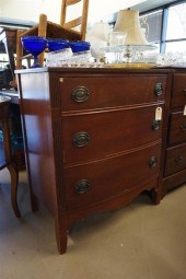 FEDERAL STYLE MAHOGANY BOW-FRO