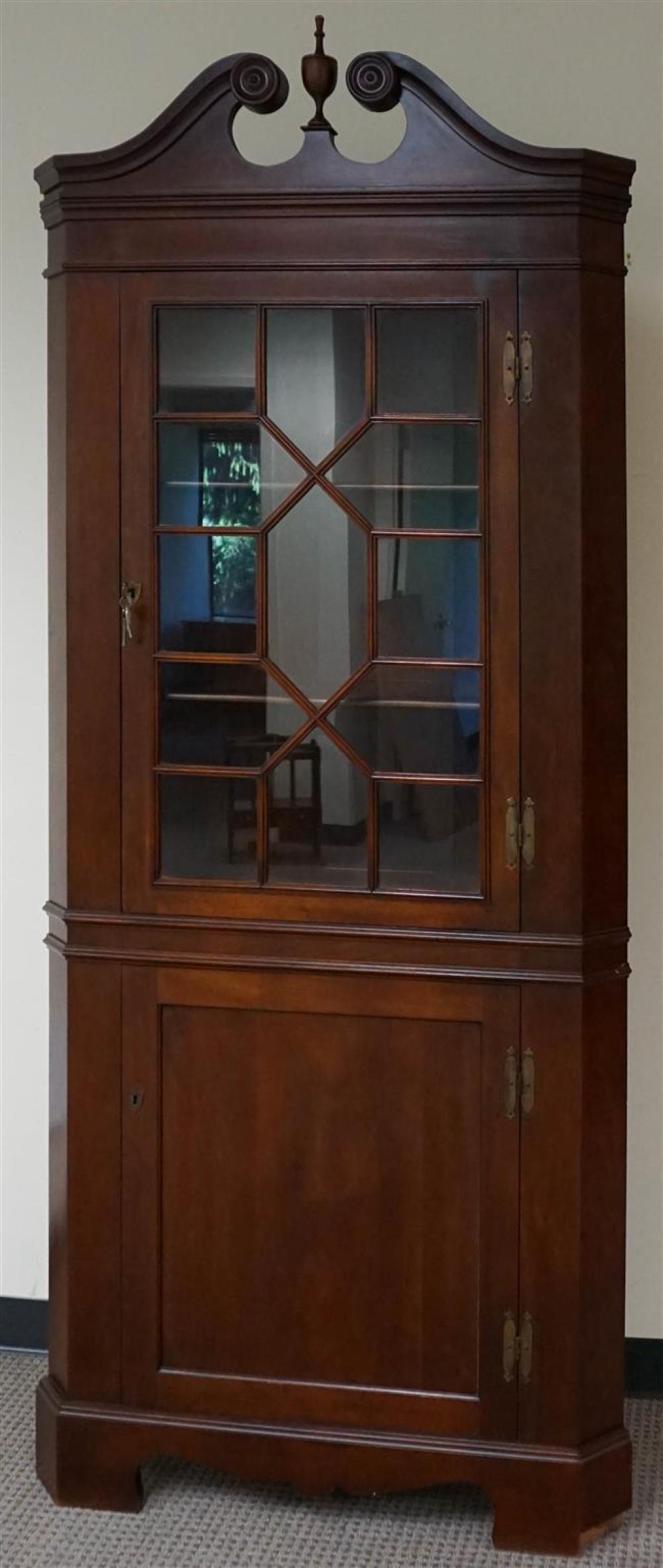 FEDERAL STYLE MAHOGANY CORNER