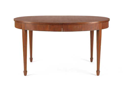 Federal style mahogany dining table