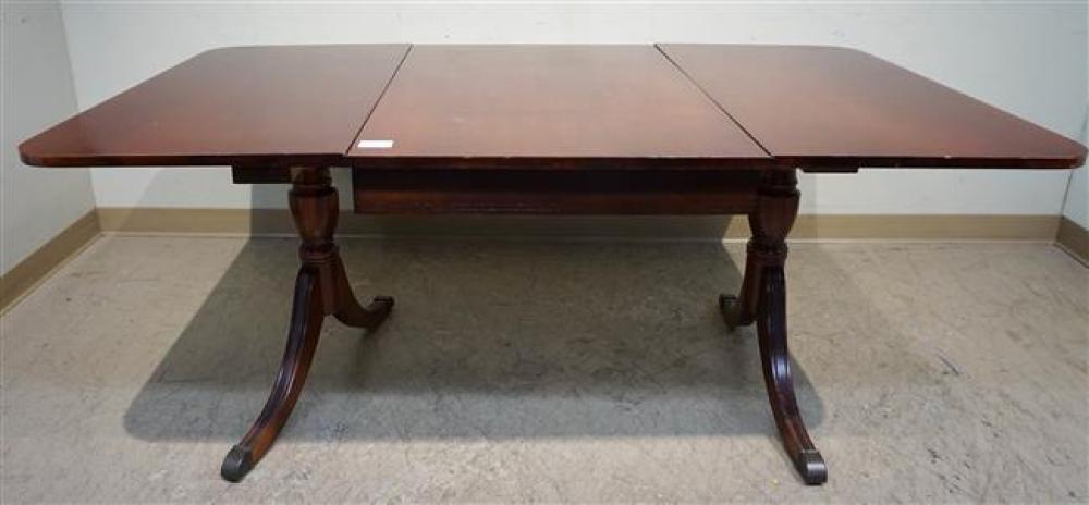FEDERAL STYLE MAHOGANY DROP-LEAF