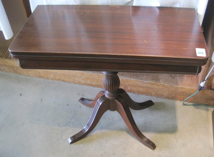 FEDERAL STYLE MAHOGANY GAME TABLE