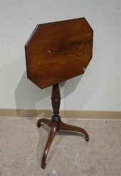 FEDERAL STYLE MAHOGANY OCTAGON