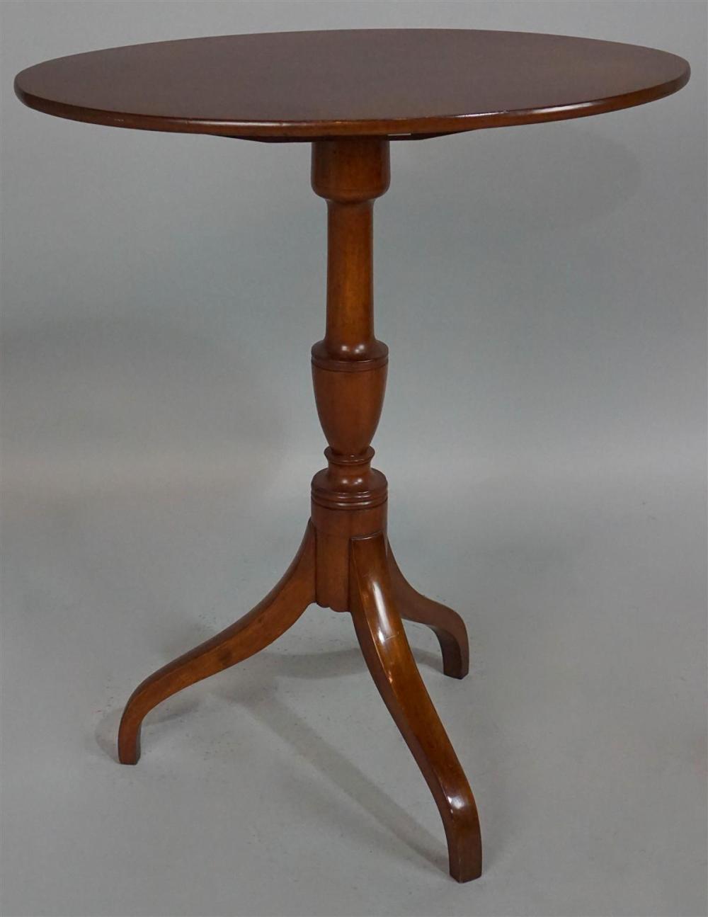 FEDERAL STYLE MAHOGANY OVAL