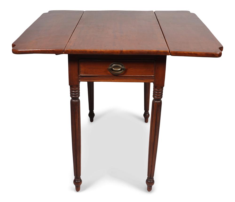 FEDERAL STYLE MAHOGANY PEMBROKE