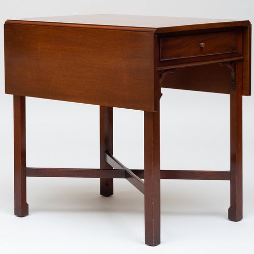 FEDERAL STYLE MAHOGANY PEMBROKE