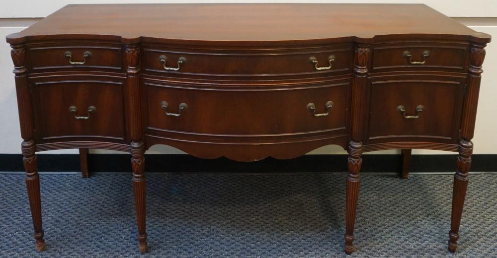 FEDERAL STYLE MAHOGANY SIDEBOARD,
