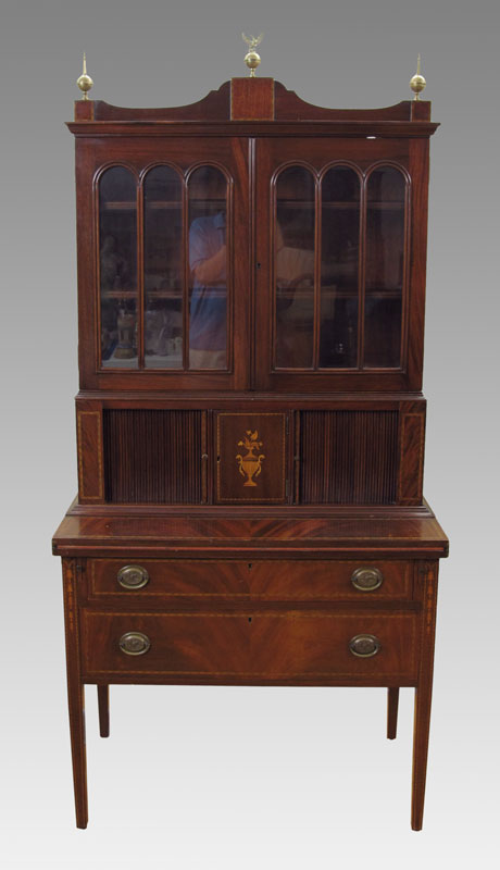 FEDERAL STYLE MAHOGANY TAMBOUR