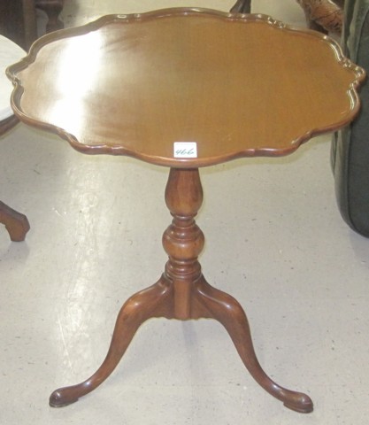 FEDERAL STYLE MAHOGANY TRIPOD TEA