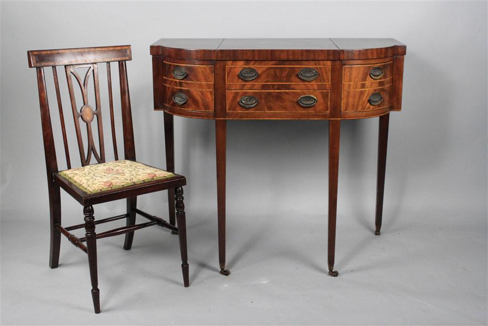 FEDERAL STYLE MAHOGANY VANITY TABLE