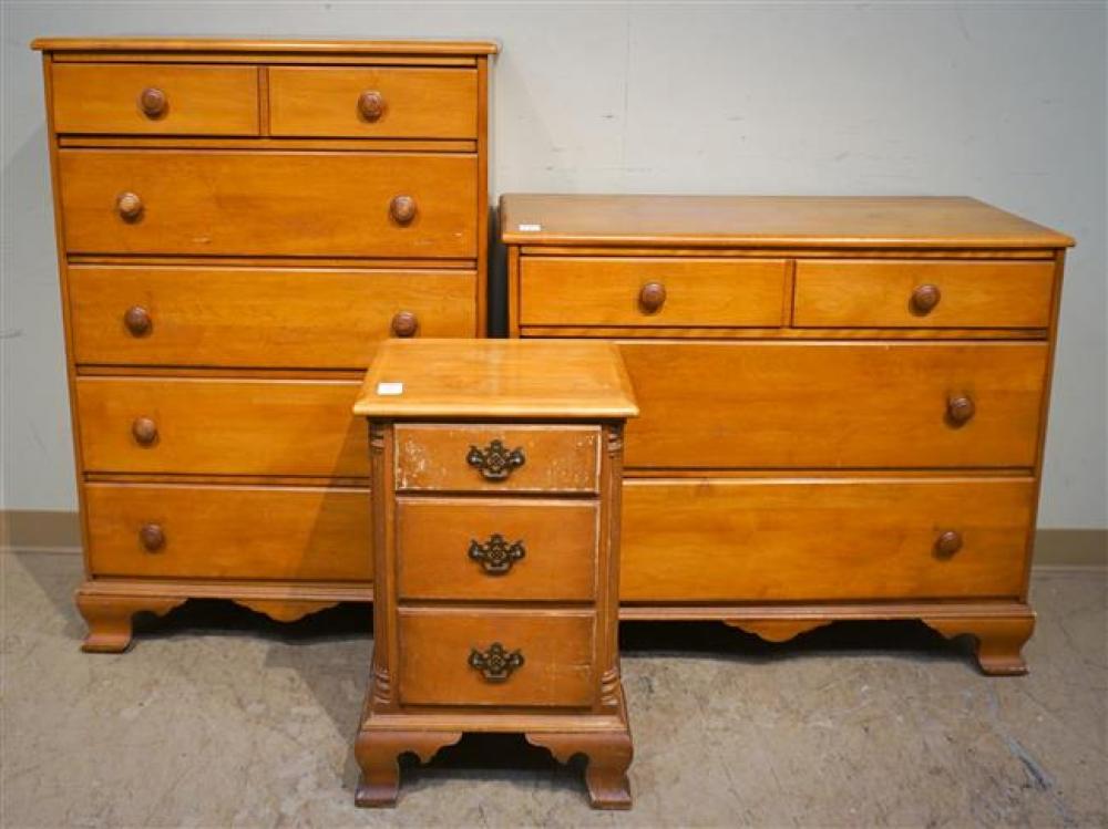 FEDERAL STYLE MAPLE DRESSER,