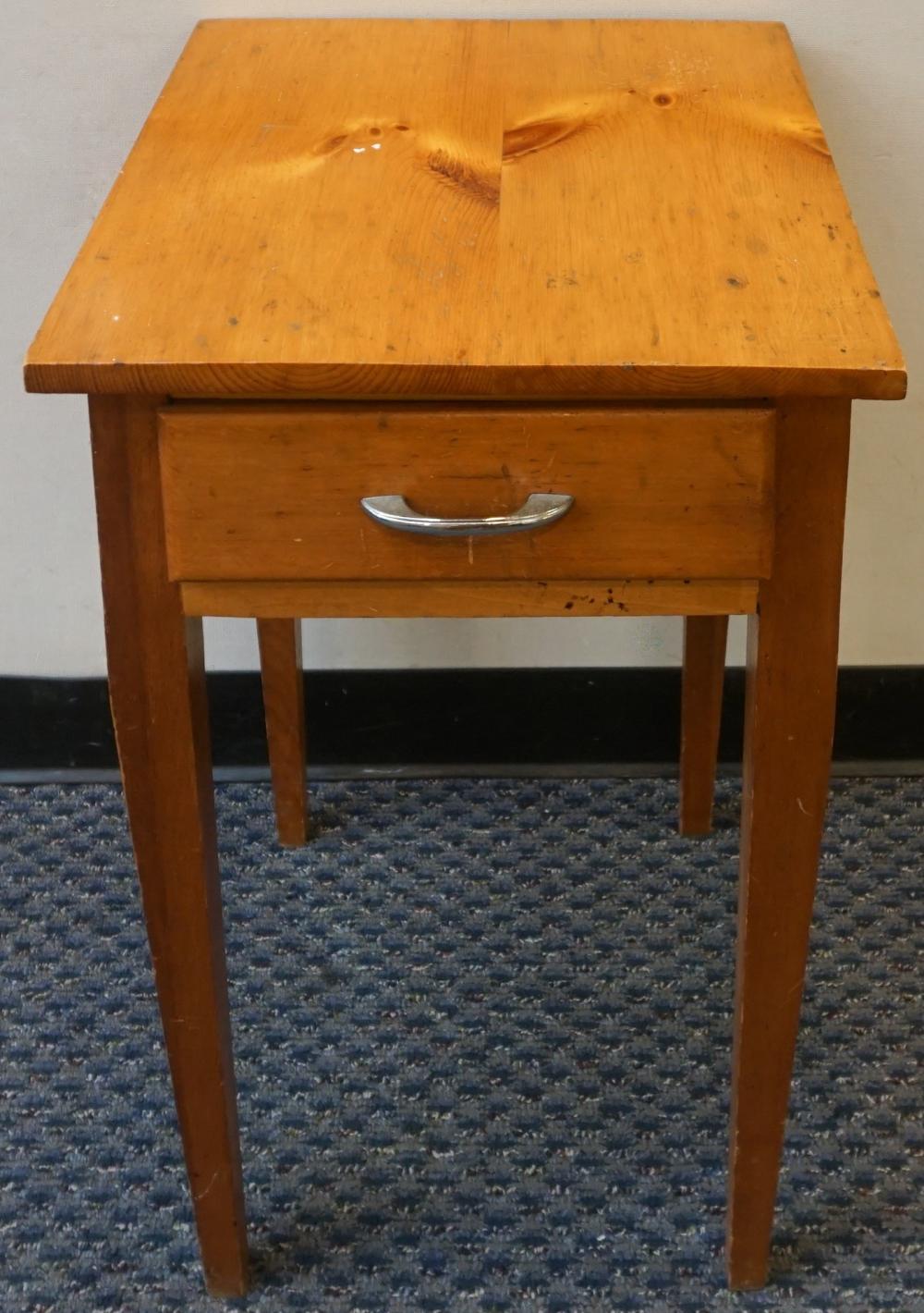 FEDERAL STYLE MAPLE SINGLE-DRAWER