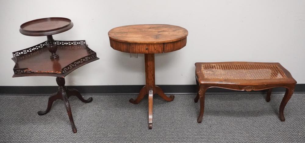 FEDERAL STYLE OVAL CENTER TABLE,