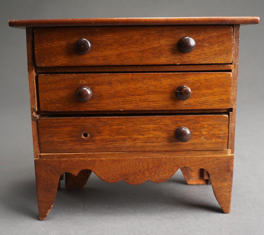 FEDERAL STYLE WALNUT DIMINUTIVE