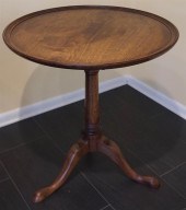 FEDERAL STYLE WALNUT TILT TOP