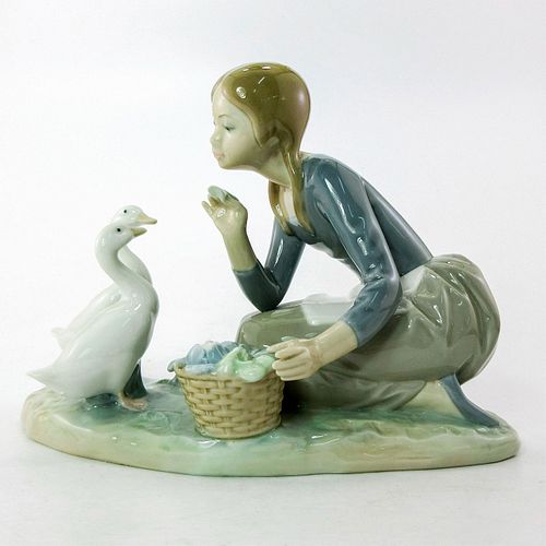 FEEDING THE DUCKS 1004849 -