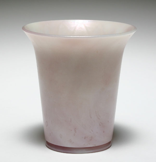 Fenton 621-6" light Lilac opaque