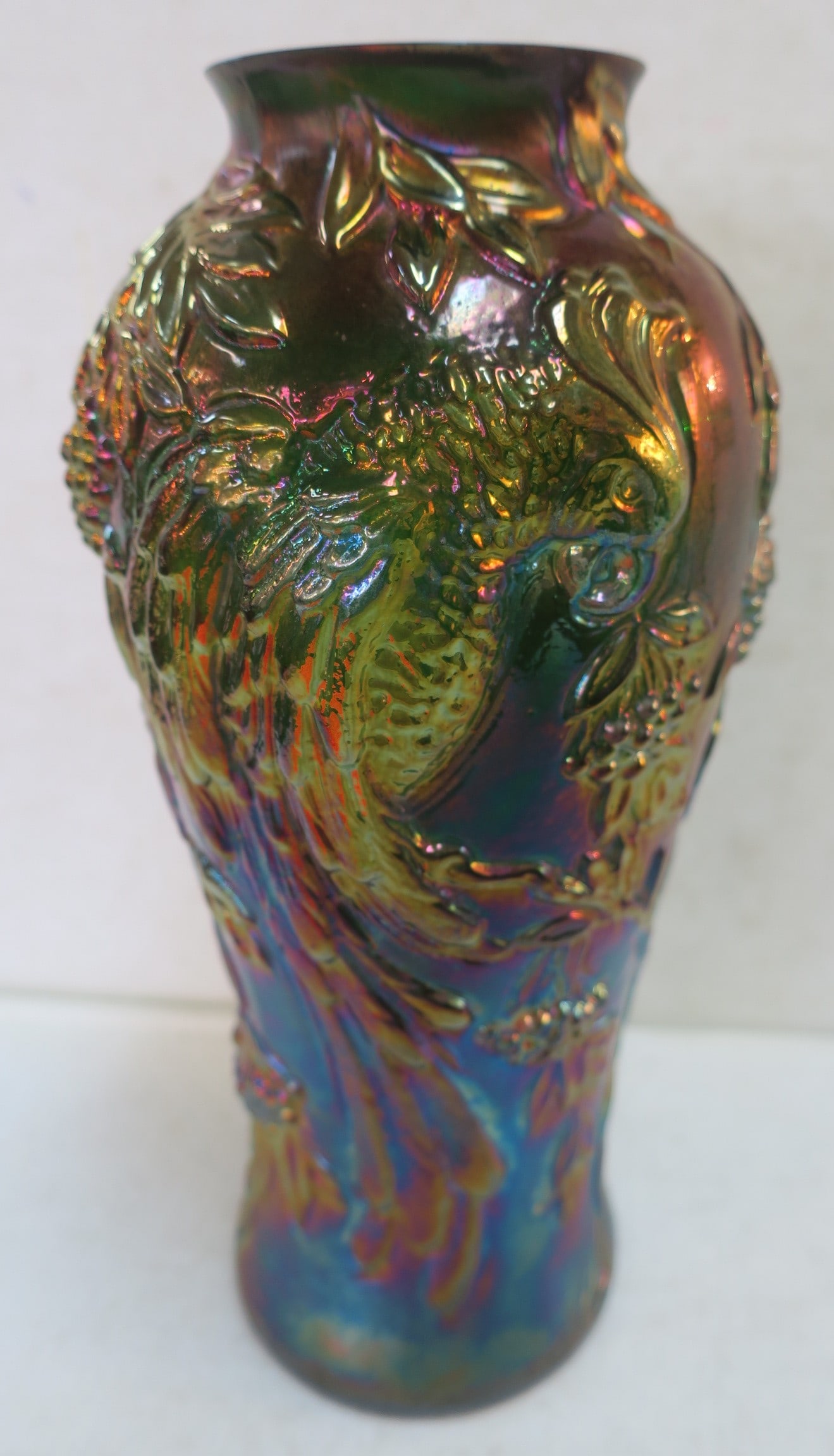 FENTON ART GLASS RAISED PARROT