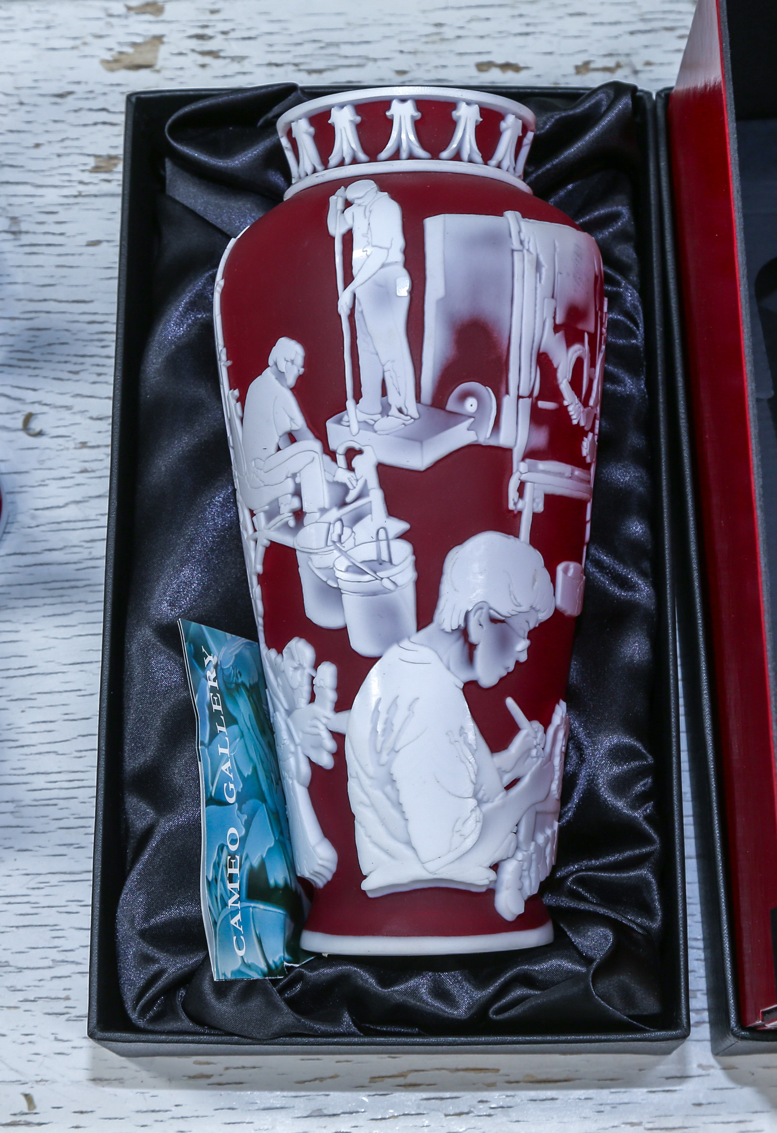 FENTON GLASS-MAKERS' STUDIO