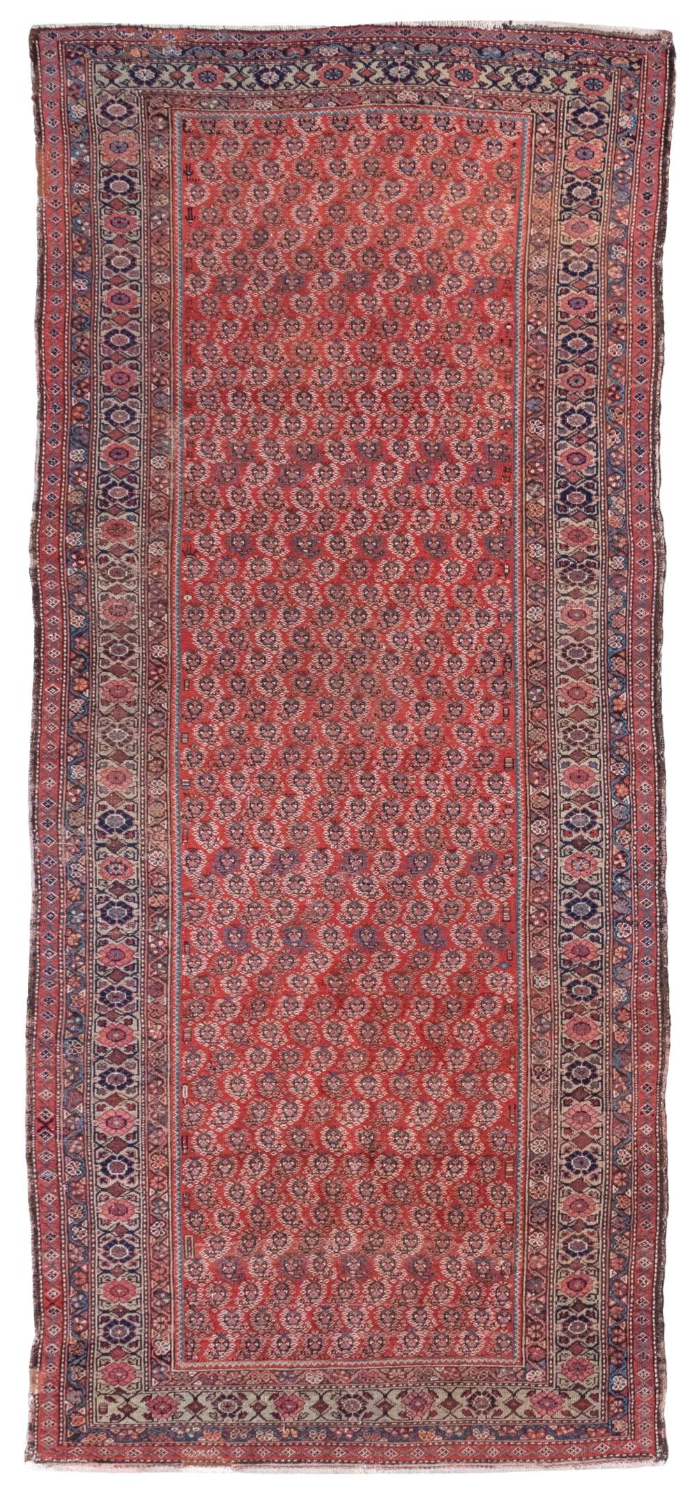 FERAGHAN LONG RUG: 4'9" X 11'1"