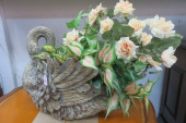 FIBERSTONE SWAN GARDEN PLANTER