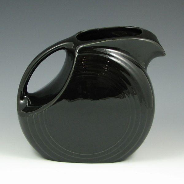 Fiesta large disc pitcher in Black.
