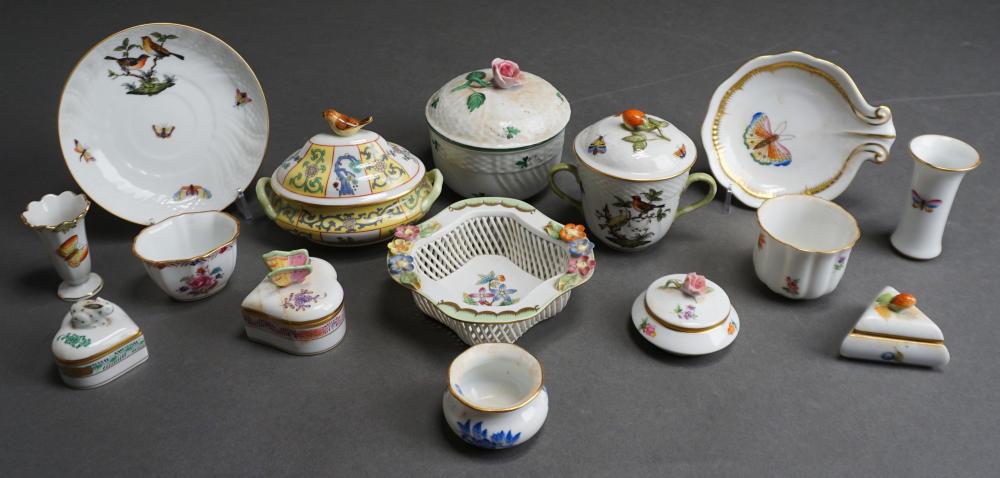 FIFTEEN HEREND PORCELAIN TABLE