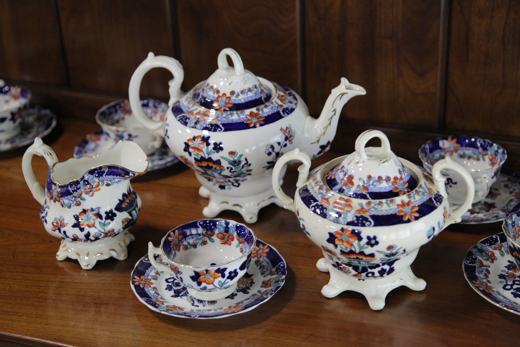 FIFTEEN PIECE PORCELAIN TEASET. 