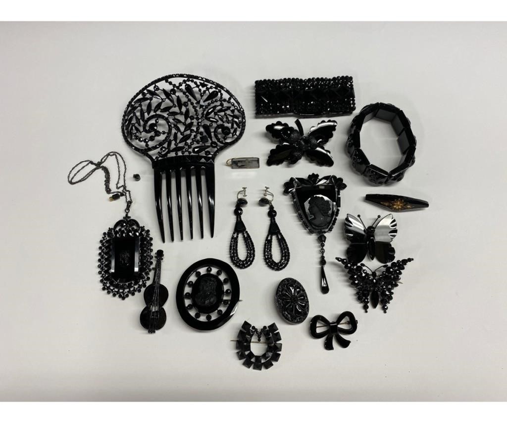 Fifteen pieces of French jet and