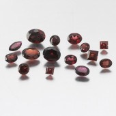 FIFTEEN UNMOUNTED 31.13 CT TOT