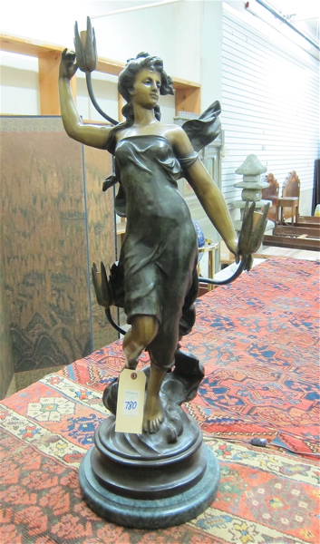 FIGURAL BRONZE TABLE LAMP featuring