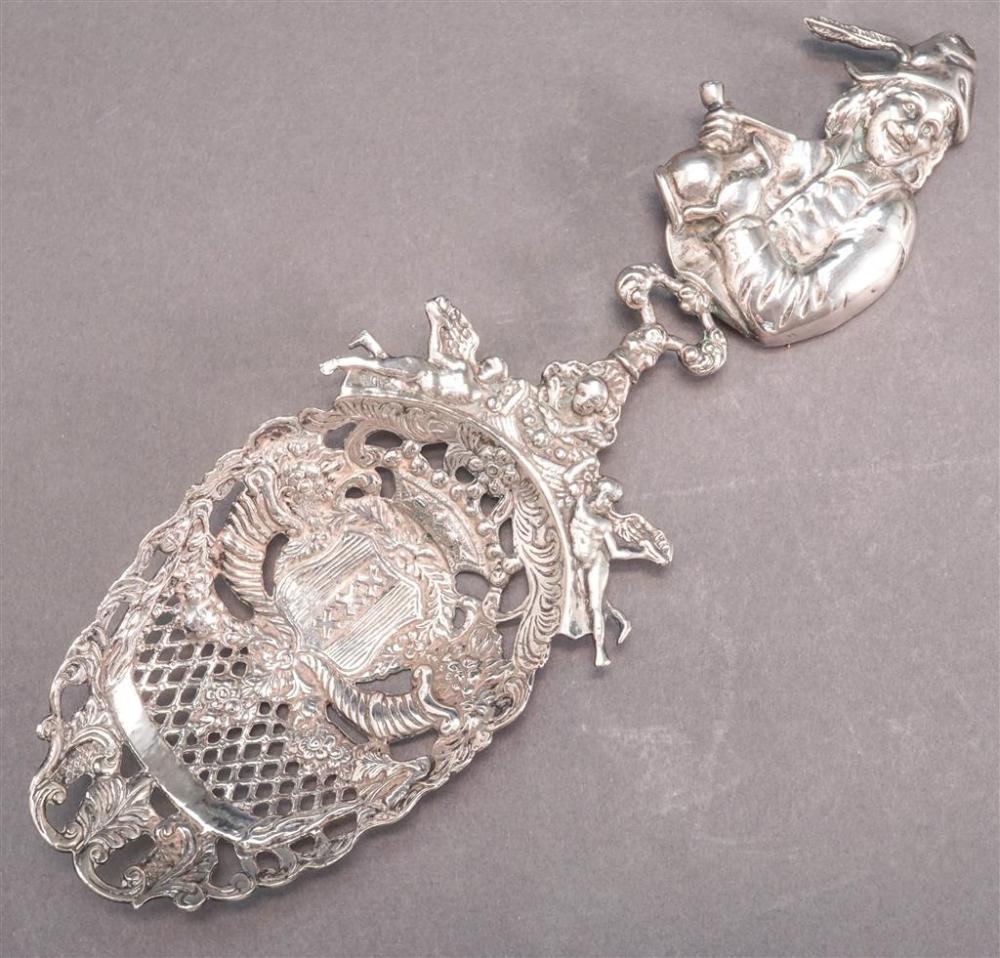 FIGURAL-HANDLED ARMORIAL 800-SILVER