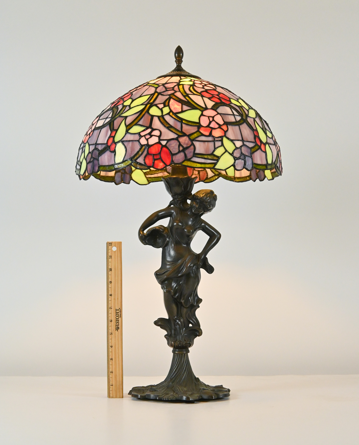 FIGURAL LEADED GLASS LAMP: This Art