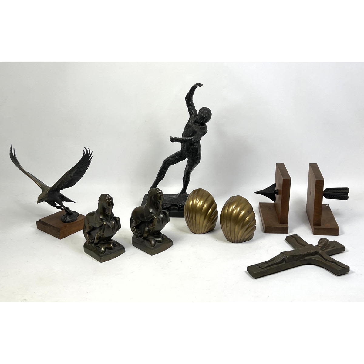 Figural Lot. Female Sculpture.