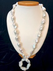 FINE 18MM X 28MM WHITE BAROQUE
