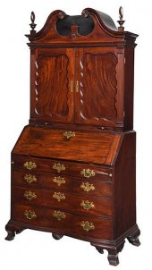 FINE AMERICAN CHIPPENDALE MAHO