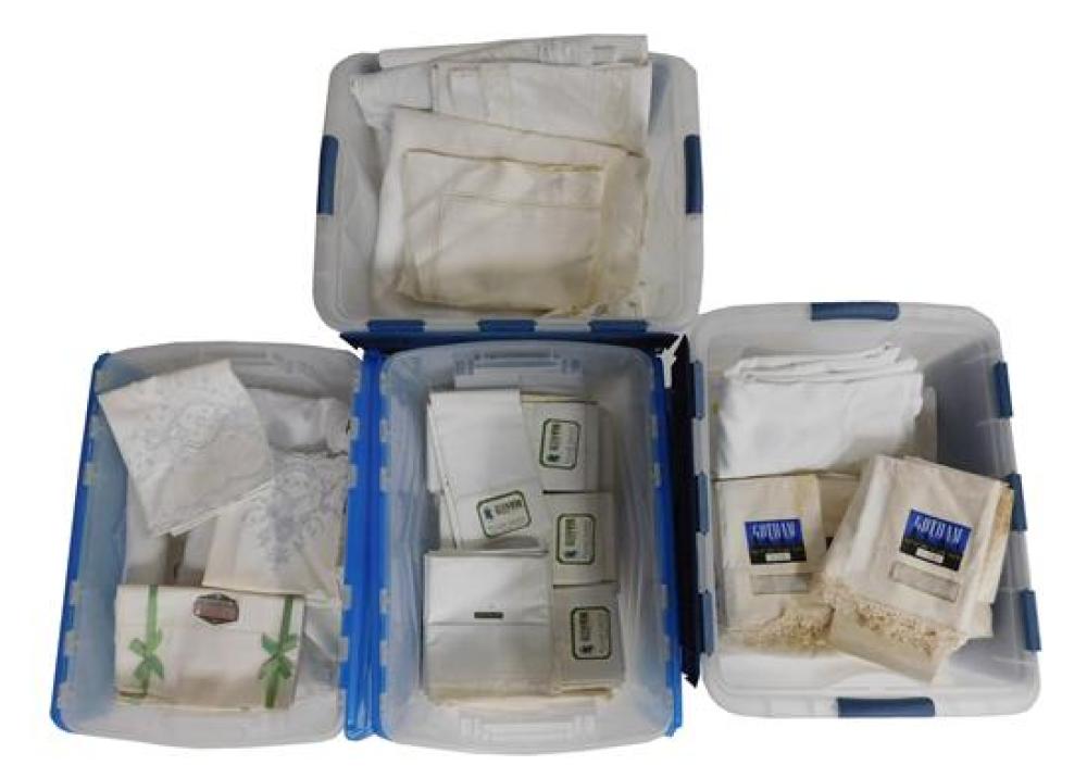 FINE AND VINTAGE LINENS, 50+ PIECES
