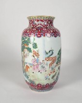 FINE ANTIQUE CHINESE FAMILLE R