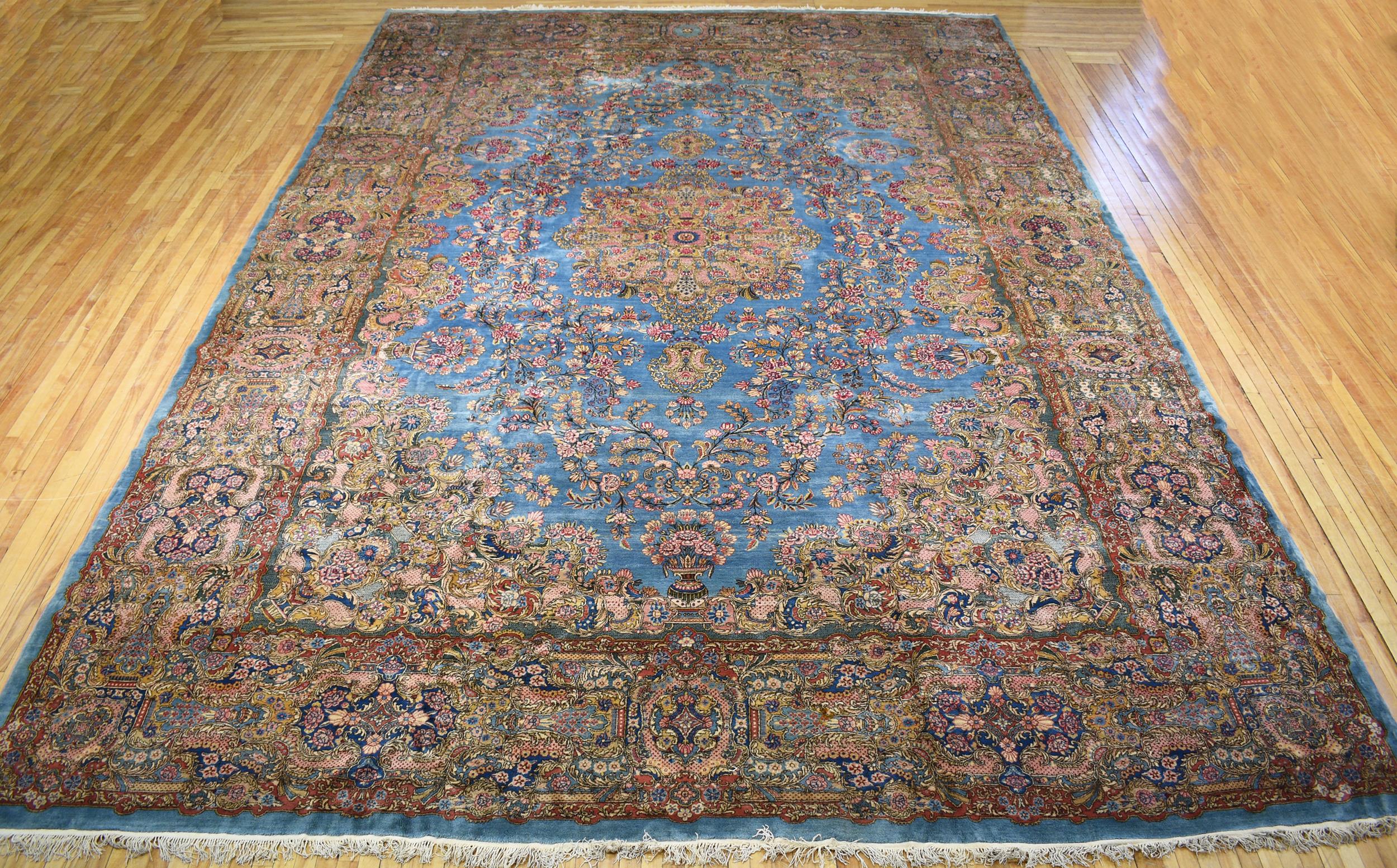 FINE ANTIQUE PALACE SIZE KERMAN