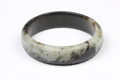 FINE BLACK JADE BANGLE BRACELET,