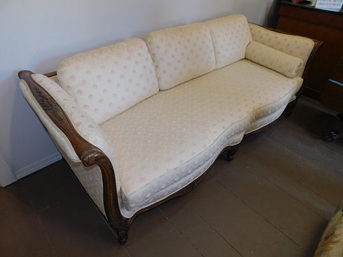 FINE CARVED OAK SOFAFine old oak