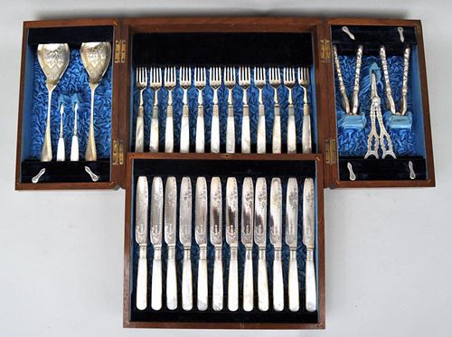 FINE CASED SHEFFIELD MOP SERVING