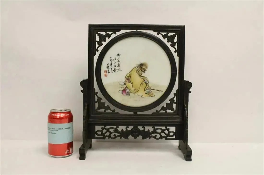 FINE CHINESE PORCELAIN DECORATION