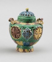 FINE CHINESE SANCAI PORCELAIN